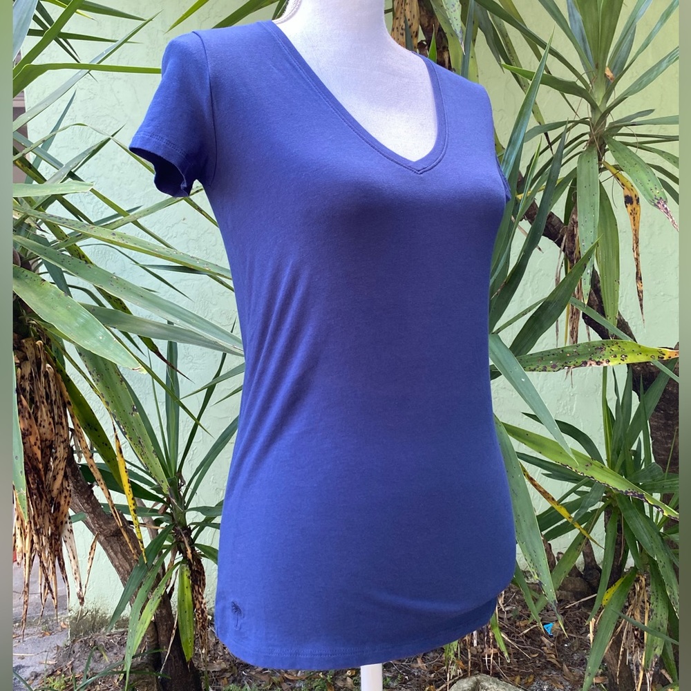 Lilly Pulitzer Navy V Neck T-shirt